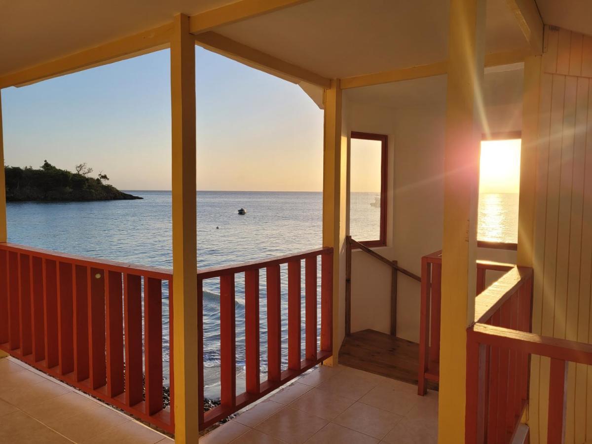 Cabanas Y Restaurante Miss Elma Fresh Water Bay Exterior photo