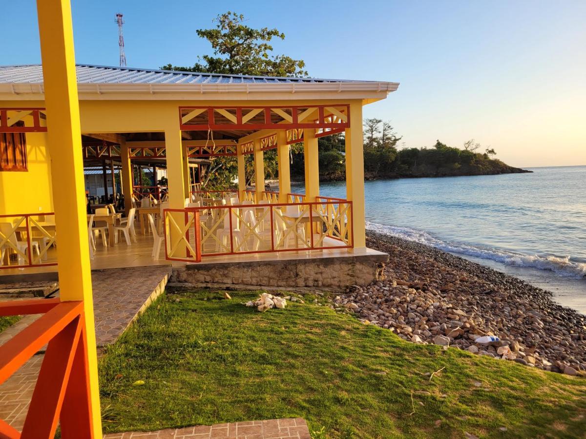 Cabanas Y Restaurante Miss Elma Fresh Water Bay Exterior photo