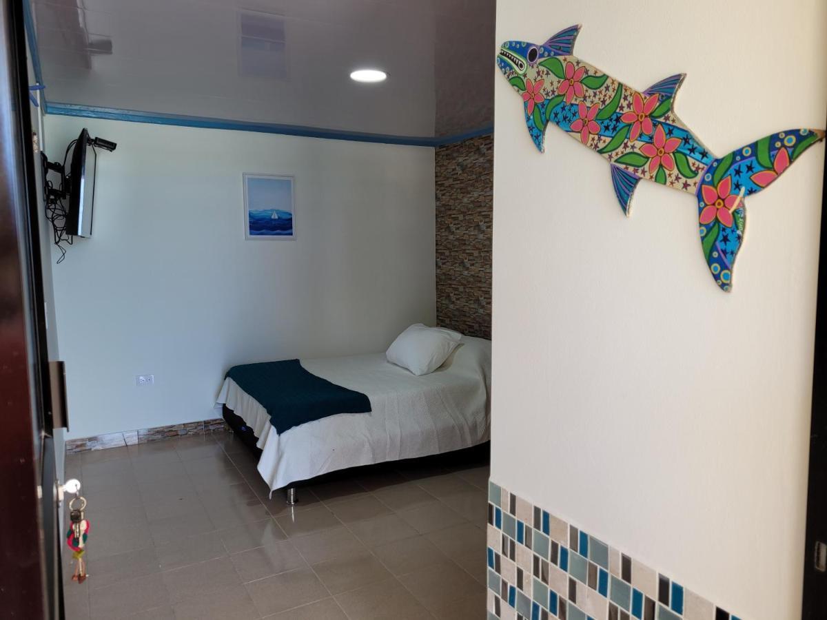 Cabanas Y Restaurante Miss Elma Fresh Water Bay Exterior photo